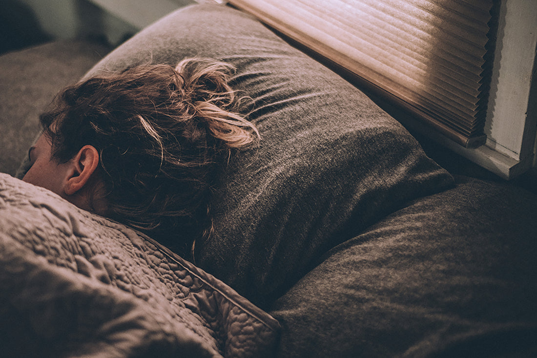 Apakah Kekurangan Tidur Menyebabkan Kerontokan?